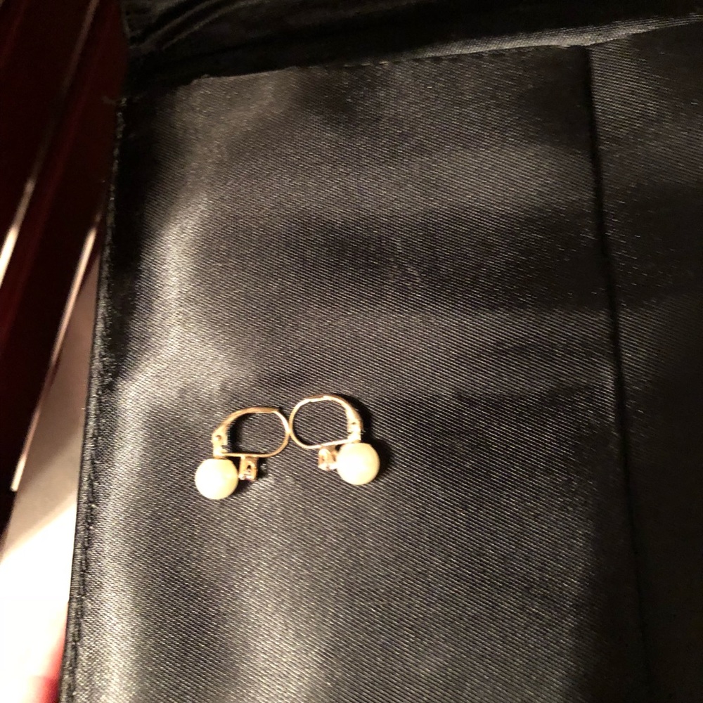 14k yellow gold hanging pearl/diamond earrings